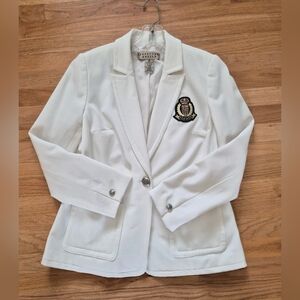 Apostrophe White Blazer with Embroidered Crest